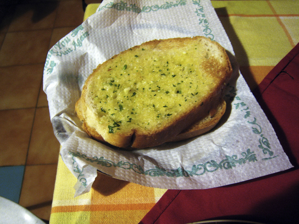 Garlic Bread, Pizza Purveyors Thrilled With Wine Before Lunch Study