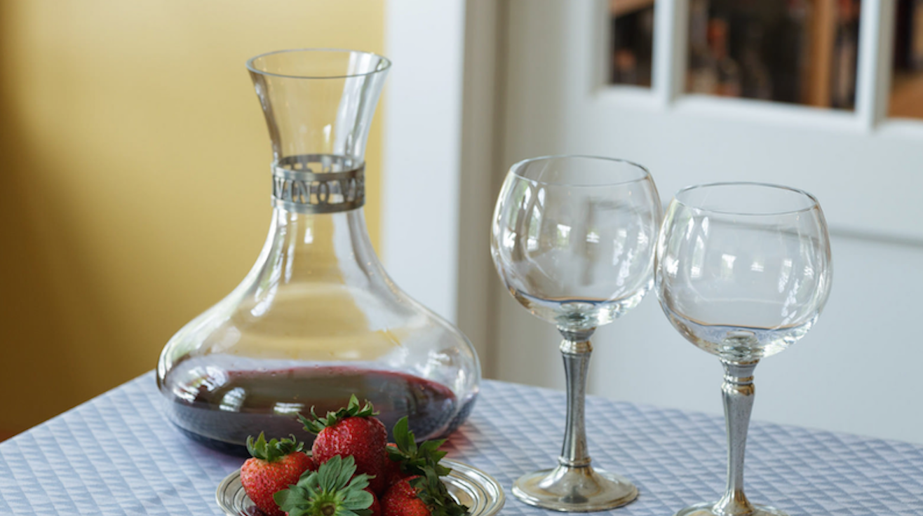 Decanting